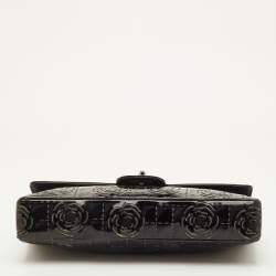 Pre Owned حقيبة قلاب شانيل كامليا جلد براءات اختراع أسود ليزر شرق غرب