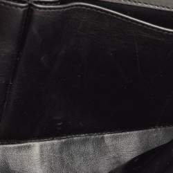 Pre Owned حقيبة قلاب شانيل كامليا جلد براءات اختراع أسود ليزر شرق غرب