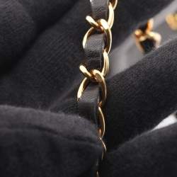 مملوكة مسبقًا حقيبة كتف شانيل ديانا قلاب جلد الخروف سوداء