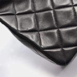 مملوكة مسبقًا حقيبة كتف شانيل ميني ماتلاسي جلد الحمل أسود