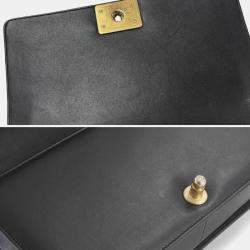 مملوكة مسبقًا حقيبة كتف شانيل بوي شانيل سلسلة سوداء جلد الحملان