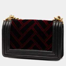 مملوكة مسبقًا حقيبة كتف شانيل بوي كوكو مارك سلسلة جلد فيلور أسود وأحمر