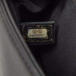 مملوكة مسبقًا حقيبة كتف شانيل بوي كوكو مارك سلسلة جلد فيلور أسود وأحمر