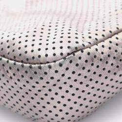 مملوكة مسبقًا حقيبة كتف شانيل 2.55 جلد مثقوب لون فضي