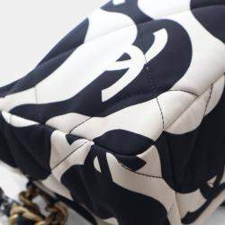 مملوكة مسبقًا Chanel Large Black/White Canvas 19 Flap Bag
