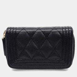 مملوكة مسبقًا Chanel Caviar Boy Card Holder