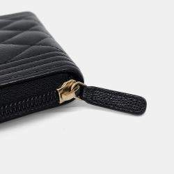 مملوكة مسبقًا Chanel Caviar Boy Card Holder