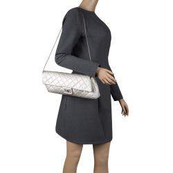 Pre Owned Chanel Silver Quilted Leather Reissue Chain Cluth