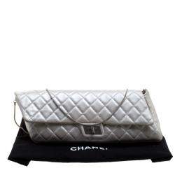 Pre Owned Chanel Silver Quilted Leather Reissue Chain Cluth