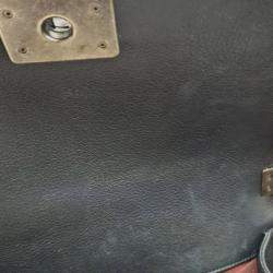 مملوكة مسبقًا حقيبة شانيال جلد العجل وبراءات الاختراع جلد قديمة وسط بوي