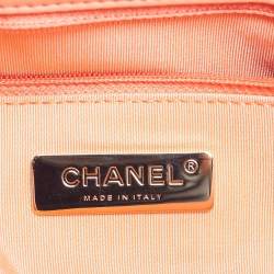 مملوكة مسبقًا حقيبة شانيل 19 جلد وردي مبطن بقلاب صغيرة
