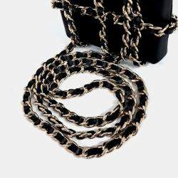 مملوكة مسبقًا Chanel Black Leather Chain Phone Holder and Crossbody Bag