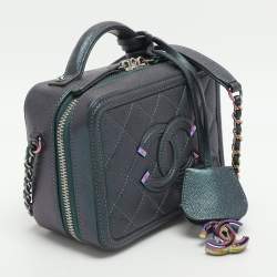 مملوكة مسبقًا Chanel CC Filigree Vanity Case Small Iridescent Quilted Caviar Leather Bag