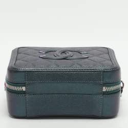 مملوكة مسبقًا Chanel CC Filigree Vanity Case Small Iridescent Quilted Caviar Leather Bag