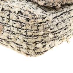 مملوكة مسبقًا حقيبة كتف شانيل قلاب 244 كلاسيك ريشيو 2.55 تويد حليات غاردن سوداء/ بيضاء