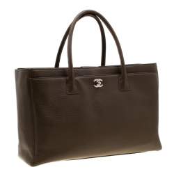 مملوكة مسبقًا Chanel Brown Leather Cerf Executive Tote