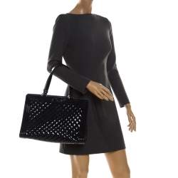 مملوكة مسبقًا حقيبة يد شانيل شوبينغ بوي كبيرة جلد مبطنة شيفرون كحلية