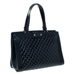 مملوكة مسبقًا حقيبة يد شانيل شوبينغ بوي كبيرة جلد مبطنة شيفرون كحلية