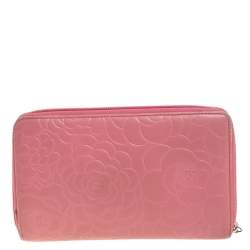 Pre Owned محفظة شانيل بسحاب ملتف جلد نقش كاميليا وردية