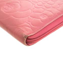 Pre Owned محفظة شانيل بسحاب ملتف جلد نقش كاميليا وردية