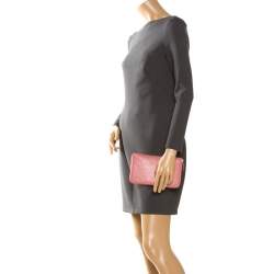 Pre Owned محفظة شانيل بسحاب ملتف جلد نقش كاميليا وردية