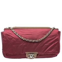 Pre Owned حقيبة شانيل جلد كاكي بني مبطن ماكسي كلاسيك بقلاب وغطاء مطر