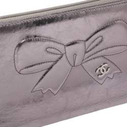 Chanel Metallic Silver Bow Embossed Crinkled Leather Zip Around Wallet Organizer