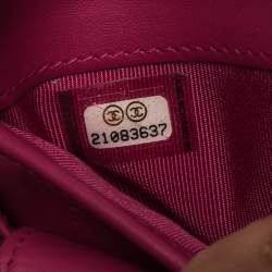 مملوكة مسبقًا محفظة شانيل كلاسيك بقلاب جلد كافيار مبطن ورية