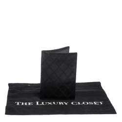 Chanel Black Quilted Leather Vintage Bifold Wallet