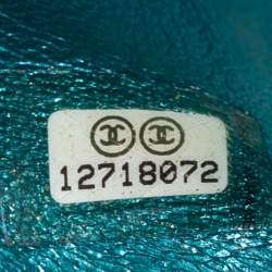 مملوكة مسبقًا حقيبة شانيل "جامبو ريسيو 2.55 كلاسيك 227" قلاب جلد مبطن أزرق مخضر ميتاليك