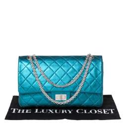 مملوكة مسبقًا حقيبة شانيل "جامبو ريسيو 2.55 كلاسيك 227" قلاب جلد مبطن أزرق مخضر ميتاليك