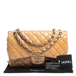 مملوكة مسبقًا حقيبة شانيل "جامبو كلاسيك" قلاب مزدوج جلد لامع مبطن بيج