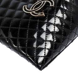 مملوكة مسبقًا حقيبة كلتش شانيل "غالا" بسحاب جلد لامع مبطن أسود