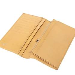 Pre Owned محفظة شانيل "كامبون ليجني" ثنائية الطية جلد كريمي