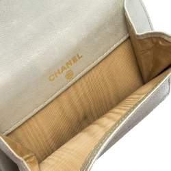 مملوكة مسبقًا Chanel Metallic Caviar Leather CC Flap French Wallet