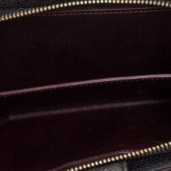 مملوكة مسبقًا Chanel Black Quilted Caviar Leather L-Zip Wallet