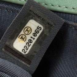 مملوكة مسبقًا حقيبة شانيل متوسطة قلاب بوي جلد شيفرون أخضر فاتح