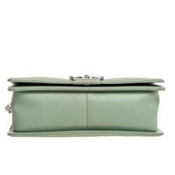 مملوكة مسبقًا حقيبة شانيل متوسطة قلاب بوي جلد شيفرون أخضر فاتح