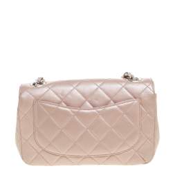 مملوكة مسبقًا Chanel Pearl Quilted Leather Extra Mini Classic Flap Bag