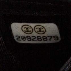 مملوكة مسبقًا Chanel Black Chevron Leather Boy Wallet