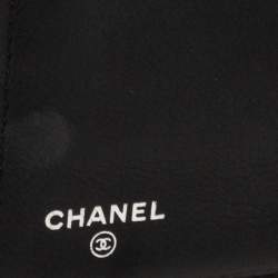 مملوكة مسبقًا Chanel Black Chevron Leather Boy Wallet
