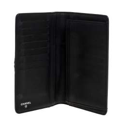 مملوكة مسبقًا Chanel Black Chevron Leather Boy Wallet