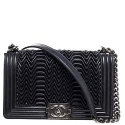 Pre Owned Chanel Black Pleated Leather Medium Boy Flap Bag