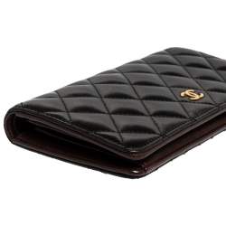 Pre Owned Chanel Black Quilted Leather L Yen Continental Wallet