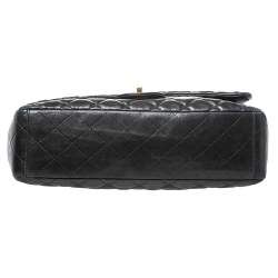 مملوكة مسبقًا حقيبة شانيل "ماكسي كلاسيك" قلاب واحد جلد مبطنة سوداء