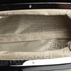 مملوكة مسبقًا حقيبة شانيل No. 5 إطار جلد وفرو بيج فاتحة