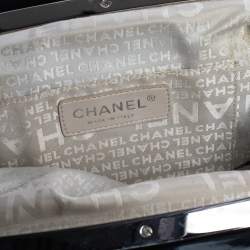 مملوكة مسبقًا حقيبة شانيل No. 5 إطار جلد وفرو بيج فاتحة