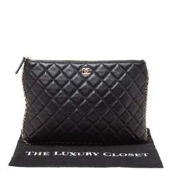 Pre Owned Chanel Black Quilted Leather O Case Chain Trim Clutch