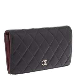 Pre Owned محفظة كونتيننتال شانيل أل ين جلد كافيار مبطنة سوداء