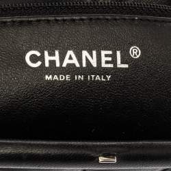 مملوكة مسبقًا Chanel Black Quilted Caviar Leather Timeless Clutch